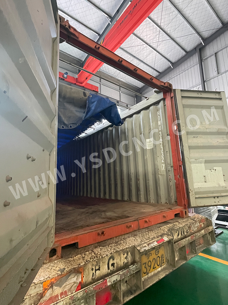 Press Brake & 2 set Hydraulic Shearing Machine & Fixed Notching Machine & Rolling Machine & Mold (2) 固定冲口机及滚压机及模具 (1) 折弯机及 2