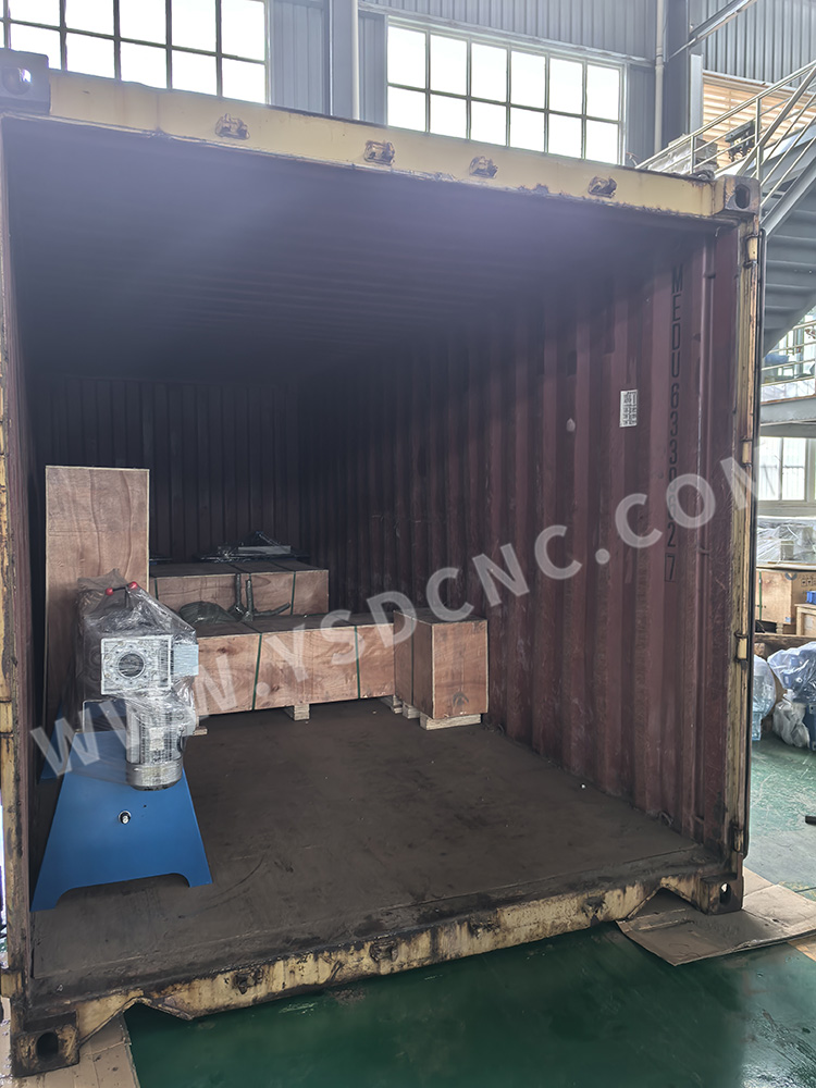 8 HVAC管机运送到法国（11） 