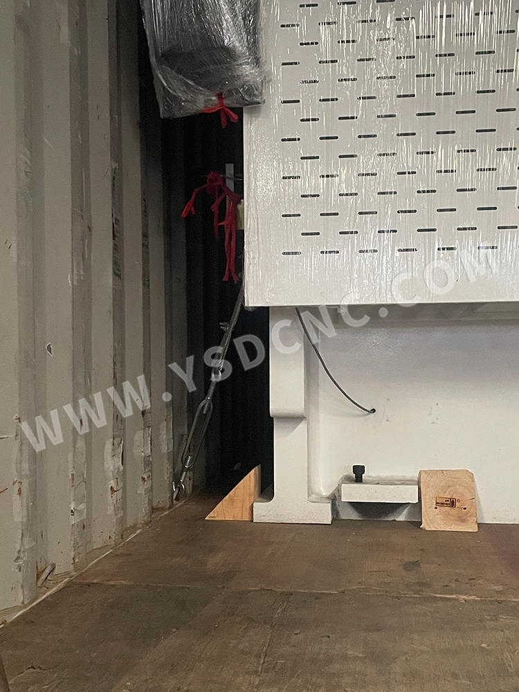 Press Brake & 2 set Hydraulic Shearing Machine & Fixed Notching Machine & Rolling Machine & Mold (14) 折弯机 & 2 套液压剪板机 & 固定冲口机 & 卷板机 & 模具 (14)