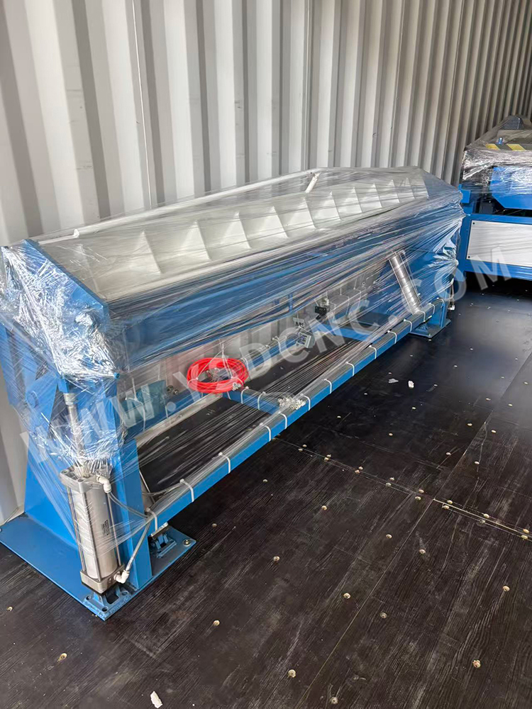 auto duct line 3 & Electric rotary machine & hydraulic riveting machine & Rack & Mobile small crane & Pneumatic TDF folding machine (14) 自动风管线3条&电动旋机&液压铆接机&机架&移动小吊机&气动TDF折边机 (14)