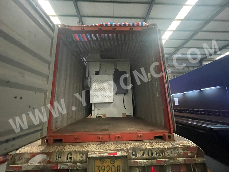 Press Brake & 2 set Hydraulic Shearing Machine & Fixed Notching Machine & Rolling Machine & Mold (17) 折弯机及2台液压剪板机及固定冲口机及卷板机及模具 (17)