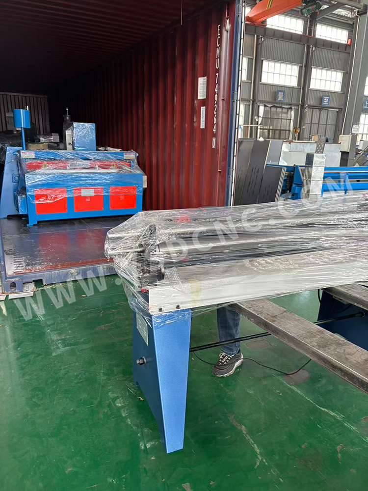 1 set Spiral duct machine & 1 set electric shearing machine & 1 set plasma cutting machine & 9 set Hvac Duct Machine (8) 1台螺旋风管机+1台电动剪板机+1台等离子切割机+9台暖通空调管道机 (8)