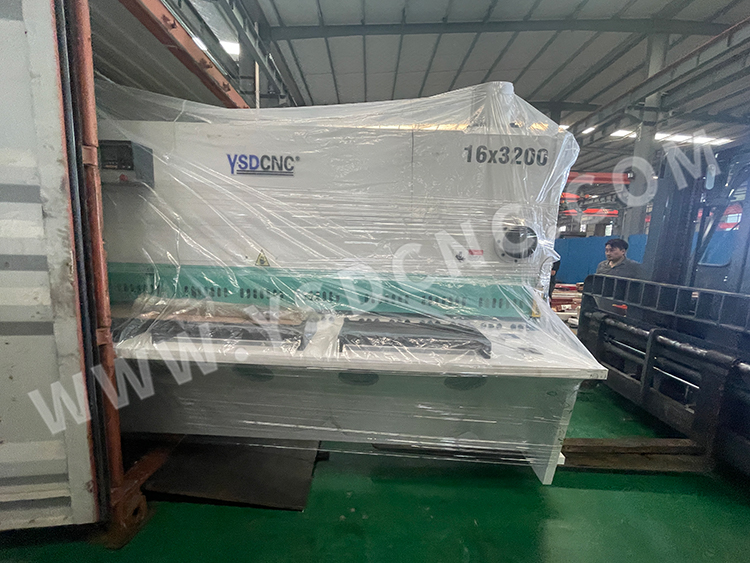 Press Brake & 2 set Hydraulic Shearing Machine & Fixed Notching Machine & Rolling Machine & Mold (11) 折弯机及2台液压剪板机及固定式剪板机及卷板机及模具 (11) 折弯机