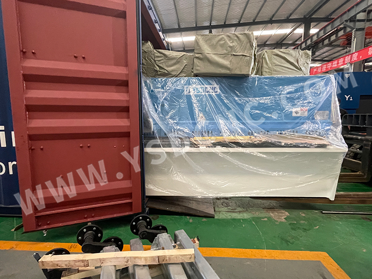 Hydraulic shearing machine & Hydraulic Press Brake & Laser marking machine & Mold (16) 激光打标机及模具 (15) 液压剪板机、液压折弯机、激光